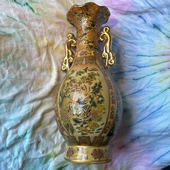 VINTAGE RARE SATSUMA ROYAL GOLD HAND PAINTED VASE - Picture 1 of 11